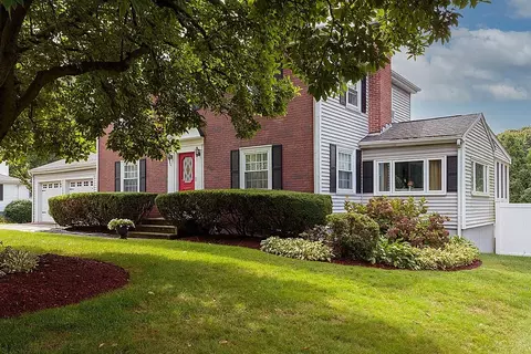 443 Centre St, Milton, MA 02186 photo 2