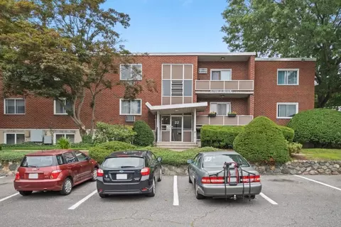 22 Jacqueline Rd #B, Waltham, MA 02452