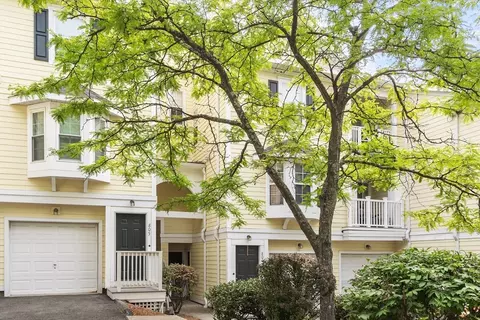 807 Gazebo #807, Reading, MA 01867