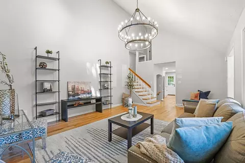 190 Mill St, Stoughton, MA 02072
