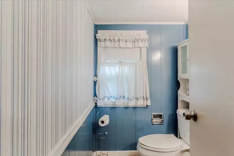 Bath - 6 Brookhaven Rd, Worcester, MA 01606 photo 3 of 4