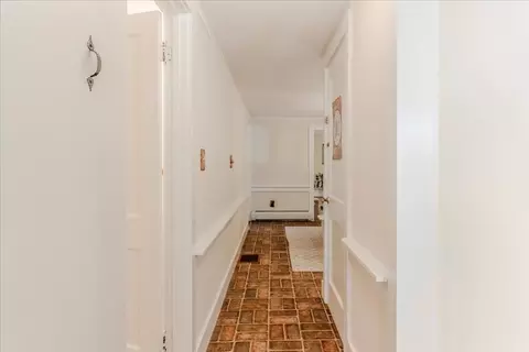 Entry Way - 6 Brookhaven Rd, Worcester, MA 01606 photo 3 of 3