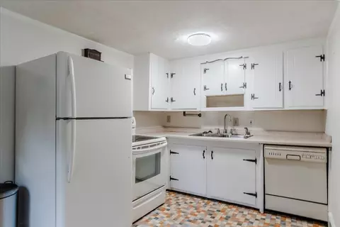 Kitchen - 6 Brookhaven Rd, Worcester, MA 01606 photo 1 of 2
