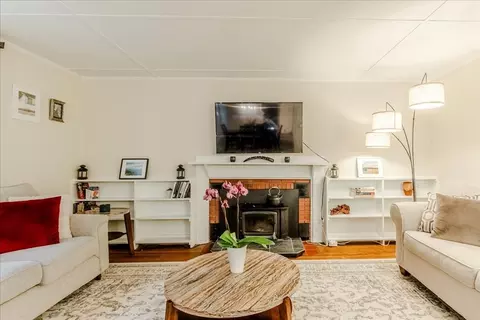 Living - 6 Brookhaven Rd, Worcester, MA 01606 photo 3 of 4