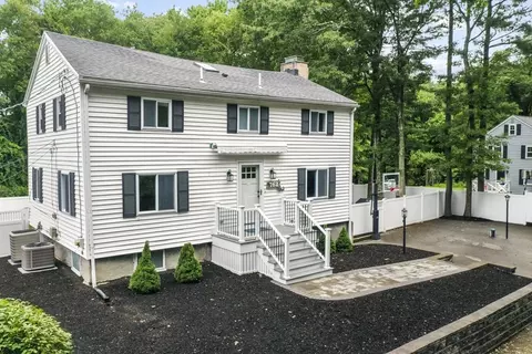 762 Turnpike St, Canton, MA 02021
