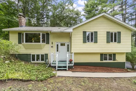 17 Belmont Dr, Chelmsford, MA 01824