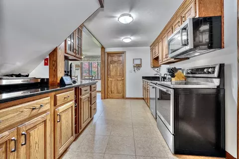 Kitchen - 6 High Plain Cir, Sharon, MA 02067 photo 3 of 3