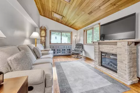 Living - 6 High Plain Cir, Sharon, MA 02067 photo 1 of 4
