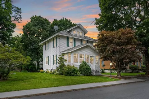 6 Chester St, Amesbury, MA 01913
