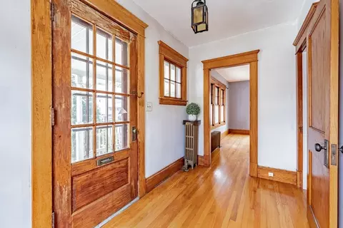 Entry Way - 124 Audubon St, Springfield, MA 01108 photo 2 of 2