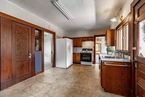 Kitchen - 124 Audubon St, Springfield, MA 01108 photo 1 of 4