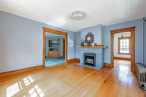 Living - 124 Audubon St, Springfield, MA 01108 photo 4 of 6