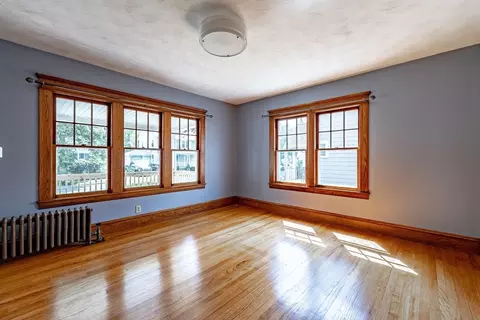 Living - 124 Audubon St, Springfield, MA 01108 photo 6 of 6