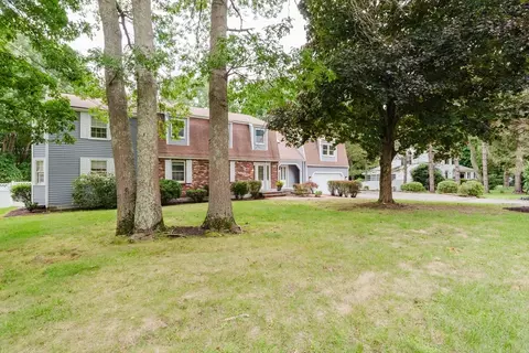 17 Ramblewood Dr, Easton, MA 02356