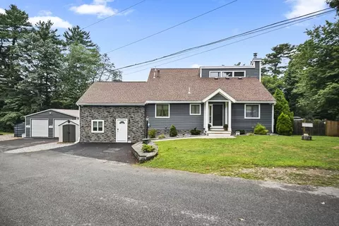 40 Lake St, Acushnet, MA 02743