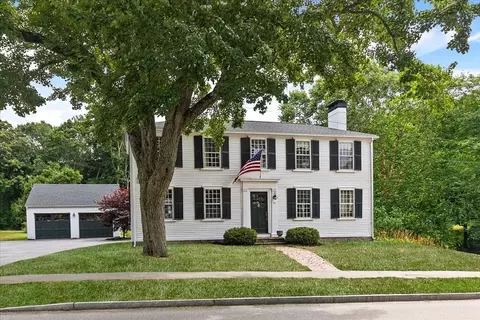 44 Spring St, Hingham, MA 02043