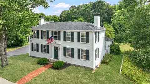 44 Spring St, Hingham, MA 02043 photo 2