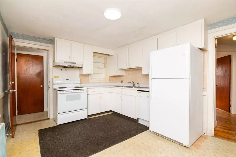 Kitchen - 15-17 Thayer St, Belmont, MA 02478 photo 4 of 4