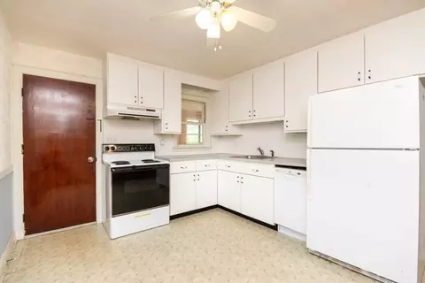 Kitchen - 15-17 Thayer St, Belmont, MA 02478 photo 1 of 4