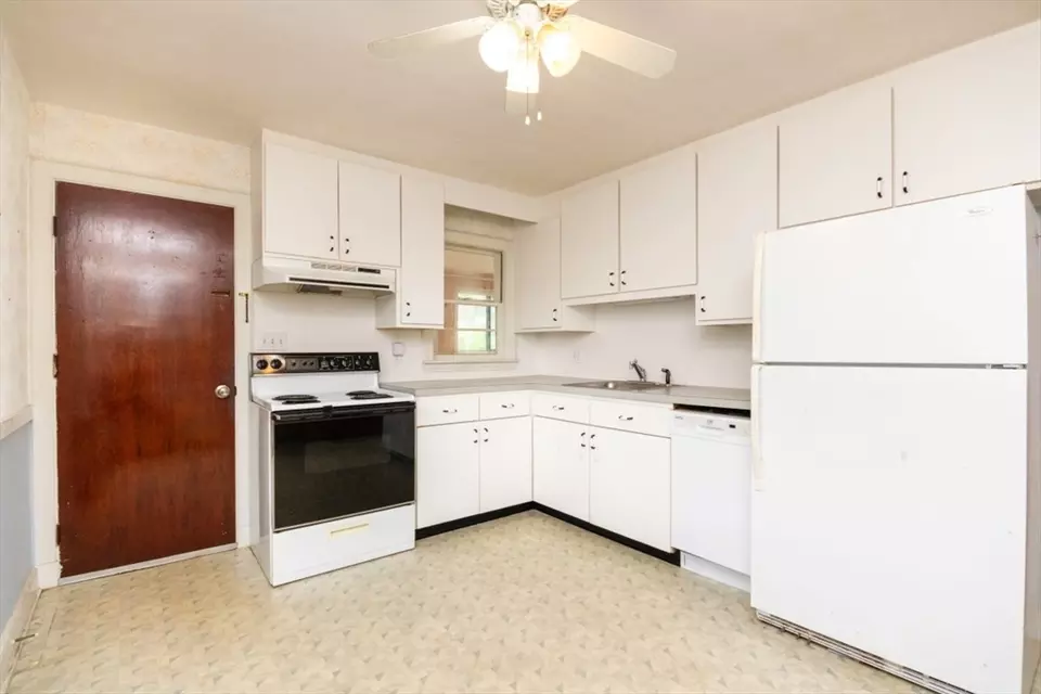 Kitchen - 15-17 Thayer St, Belmont, MA 02478 photo 1 of 4