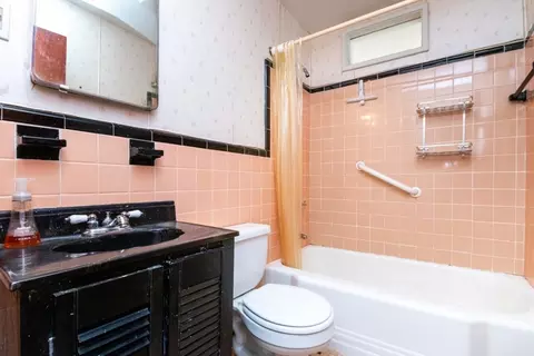 Bath - 15-17 Thayer St, Belmont, MA 02478 photo 1 of 2