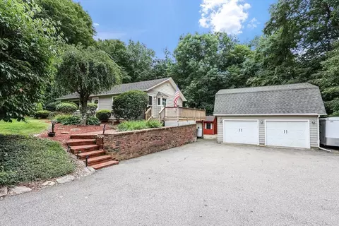 155 Summer St, North Brookfield, MA 01535