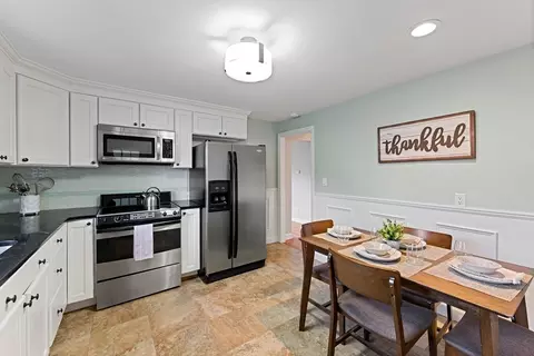 69 Wheeler Ave, Springfield, MA 01118 photo 9