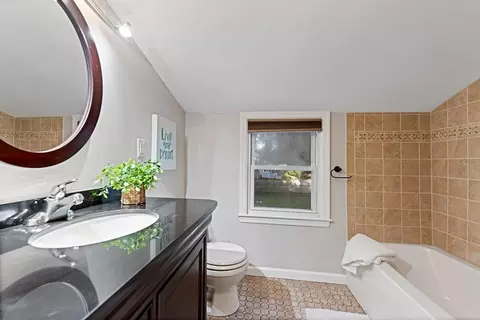69 Wheeler Ave, Springfield, MA 01118 photo 27