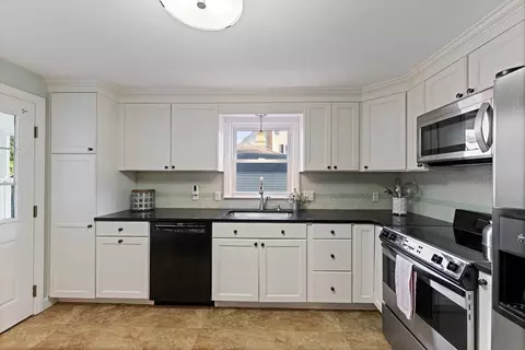 69 Wheeler Ave, Springfield, MA 01118 photo 13