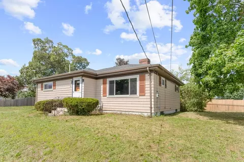 708 Cambridge St, Fall River, MA 02721 photo 3