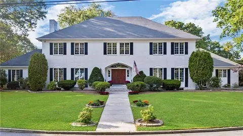 70 Cedar Bay, Warwick, RI 02888 photo 2