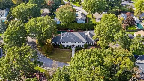 70 Cedar Bay, Warwick, RI 02888 photo 4