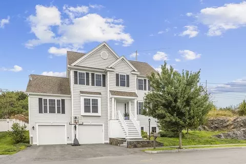 37 Osborne Hill Dr, Salem, MA 01970