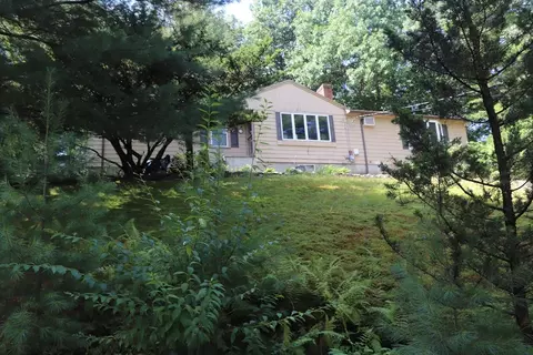 11 Silvermine Rd, Woburn, MA 01801