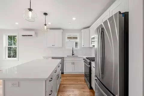 3 Wisteria St #3, Salem, MA 01970