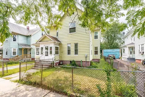 32 Maynard St, Springfield, MA 01109 photo 2