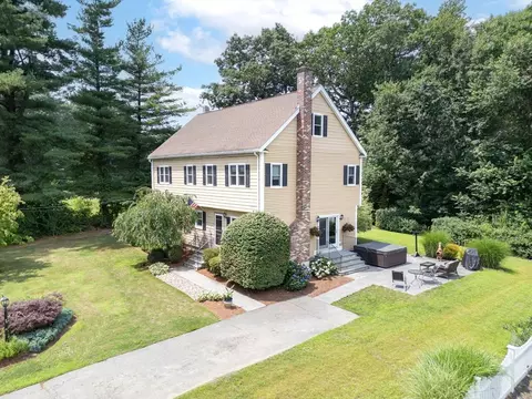 2 Bruce St, Tewksbury, MA 01876