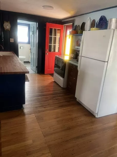 127 Swifts Beach Rd, Wareham, MA 02571 photo 3