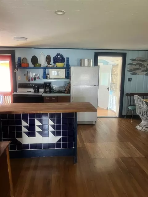 127 Swifts Beach Rd, Wareham, MA 02571 photo 5