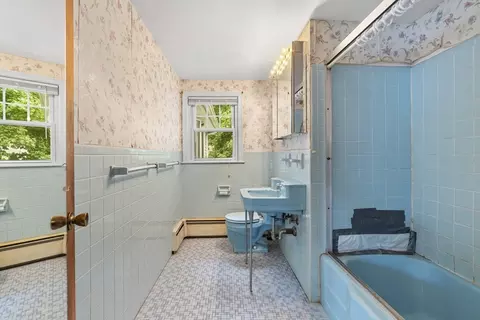 Bath - 2 Baldwin Rd, Wakefield, MA 01880 photo 1 of 2