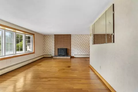 Living - 2 Baldwin Rd, Wakefield, MA 01880 photo 1 of 5