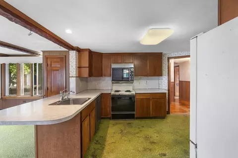 Kitchen - 2 Baldwin Rd, Wakefield, MA 01880 photo 1 of 2
