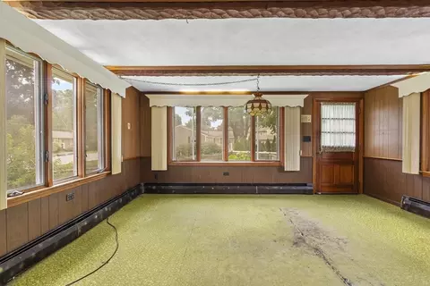 Living - 2 Baldwin Rd, Wakefield, MA 01880 photo 3 of 5