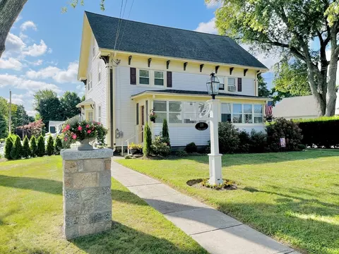 118-120 Curve St, Millis, MA 02054
