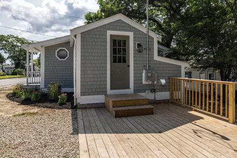 Exterior - 65 Warr Ave, Wareham, MA 02571 photo 4 of 7