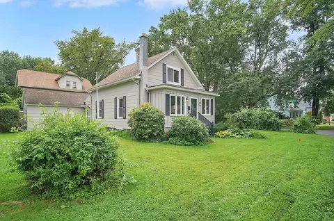 101 Narragansett Blvd, Chicopee, MA 01013