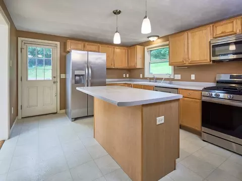 9 Shawnee Rd, Worcester, MA 01606 photo 8