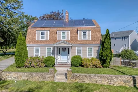263 Chestnut St, Abington, MA 02351