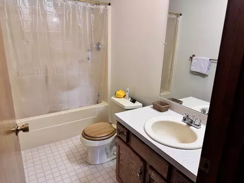 Bath - 103 Valentine St #1, Fall River, MA 02720 photo 3 of 3
