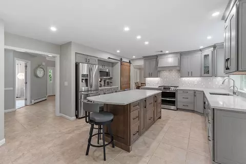 4 Cornish Dr, Hudson, MA 01749 photo 7